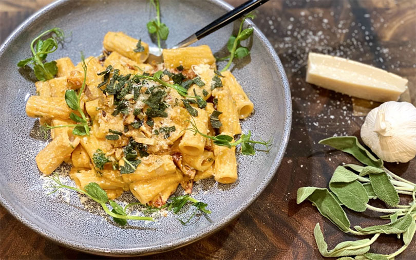 Sundried Tomato Tortiglioni with Crispy Garlic and Sage - The Yorkshire  Pasta Company