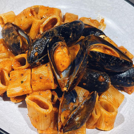 CREAMY NDUJA AND MUSSELS RIGATE